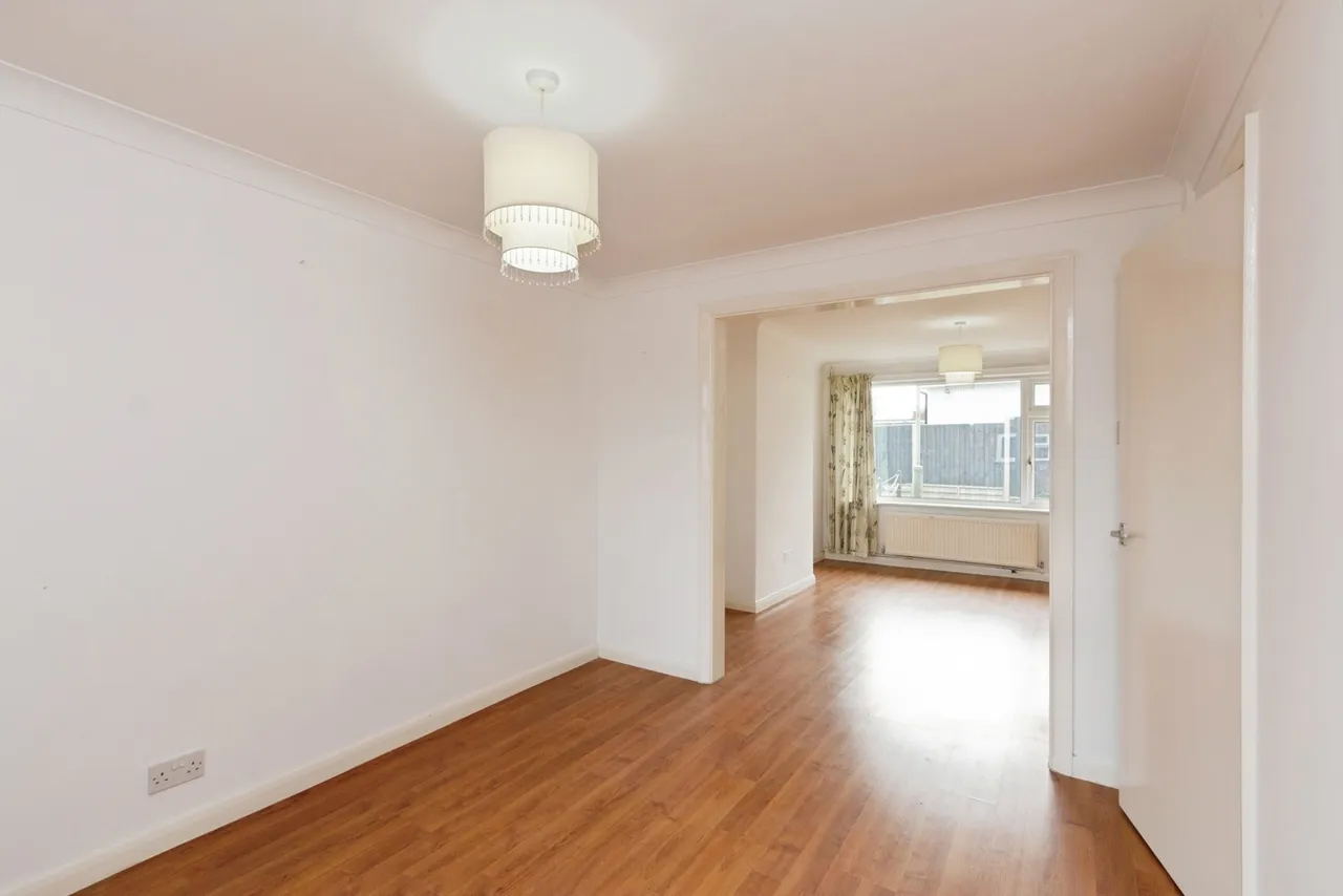 Faulkner Place, Bagshot, GU19, photo 3