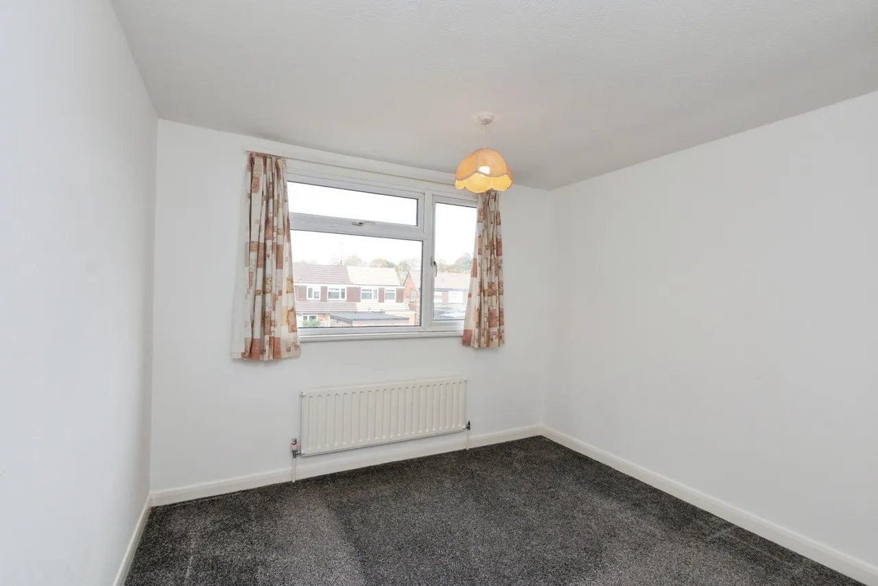 Faulkner Place, Bagshot, GU19, photo 11