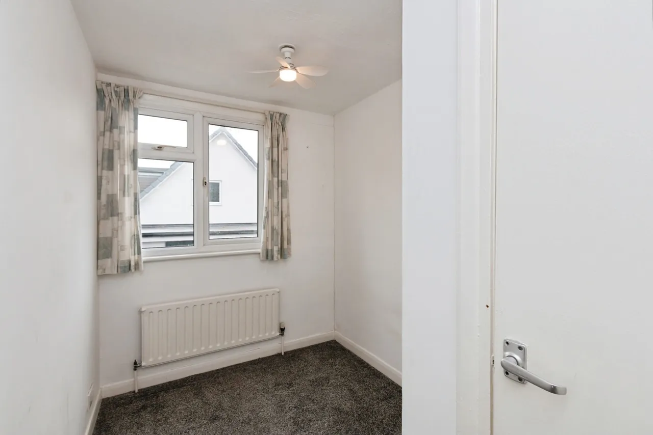 Faulkner Place, Bagshot, GU19, photo 16