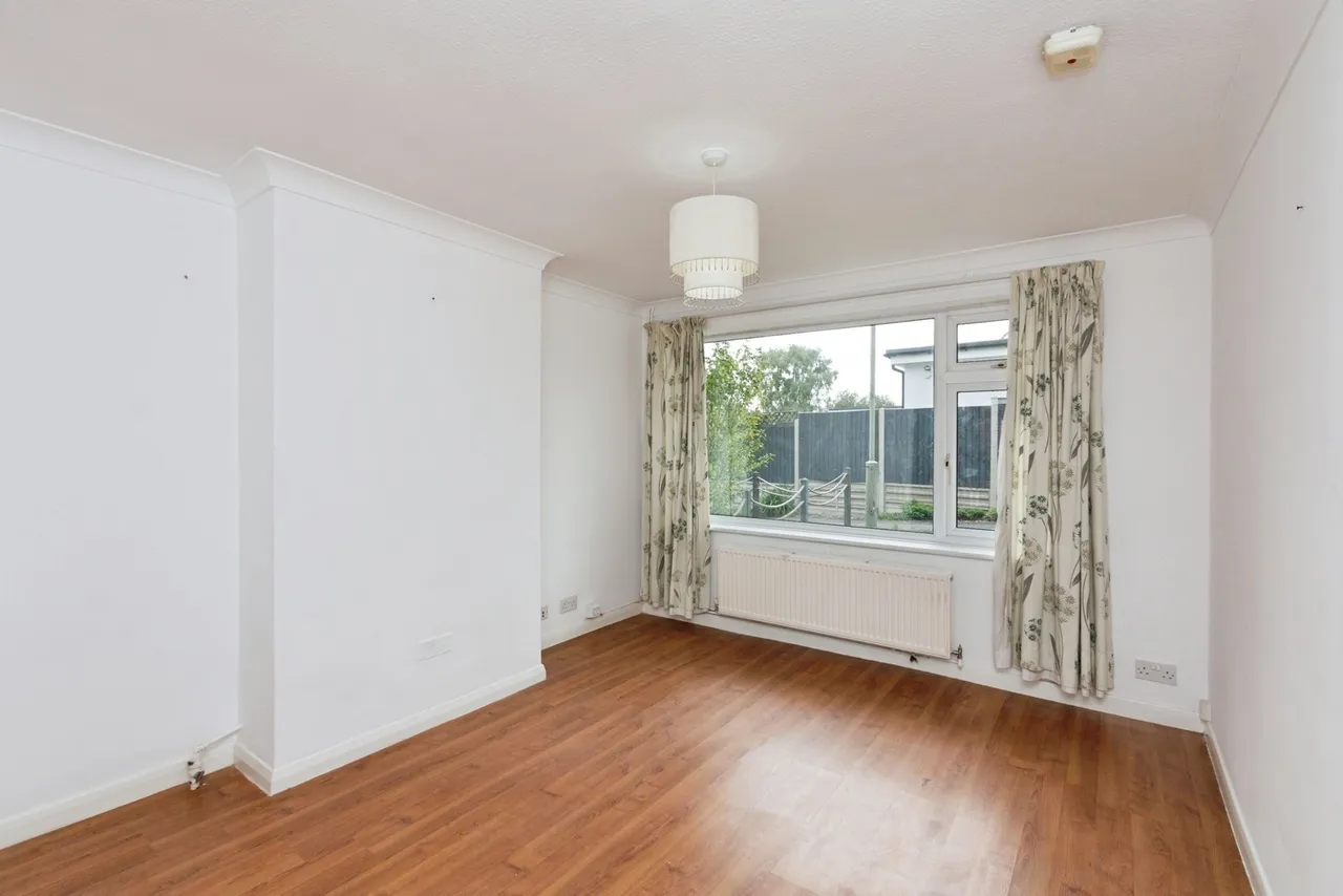 Faulkner Place, Bagshot, GU19, photo 5