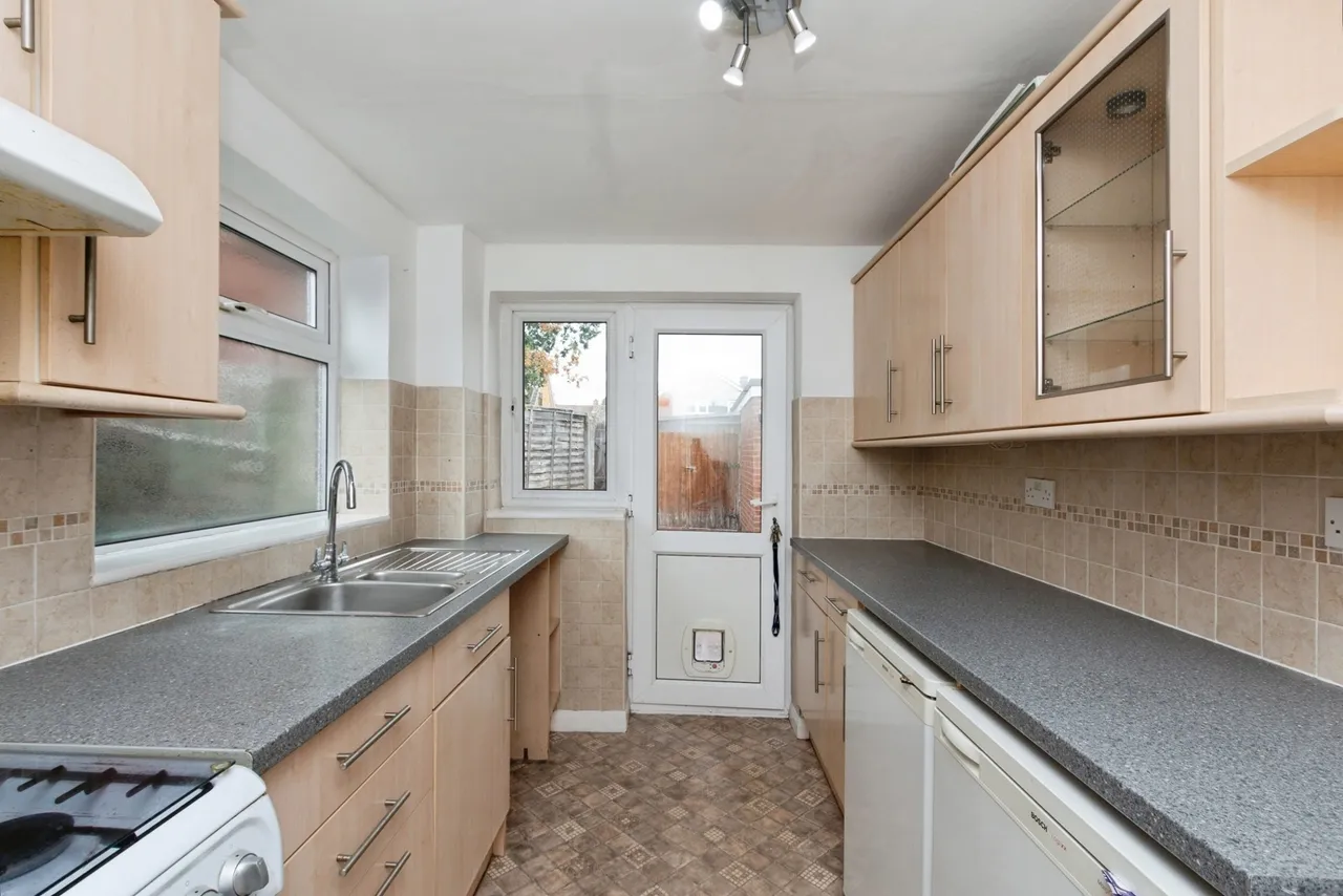 Faulkner Place, Bagshot, GU19, photo 8