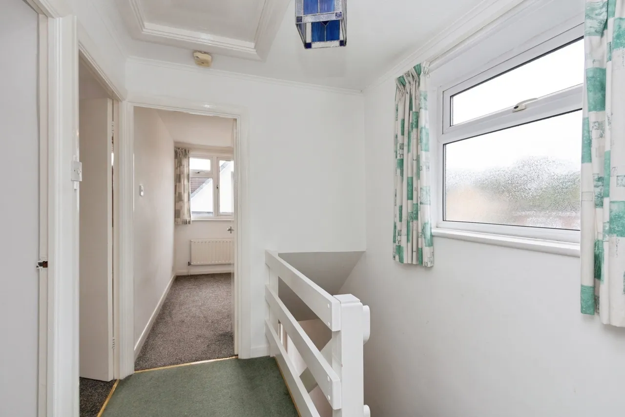 Faulkner Place, Bagshot, GU19, photo 13