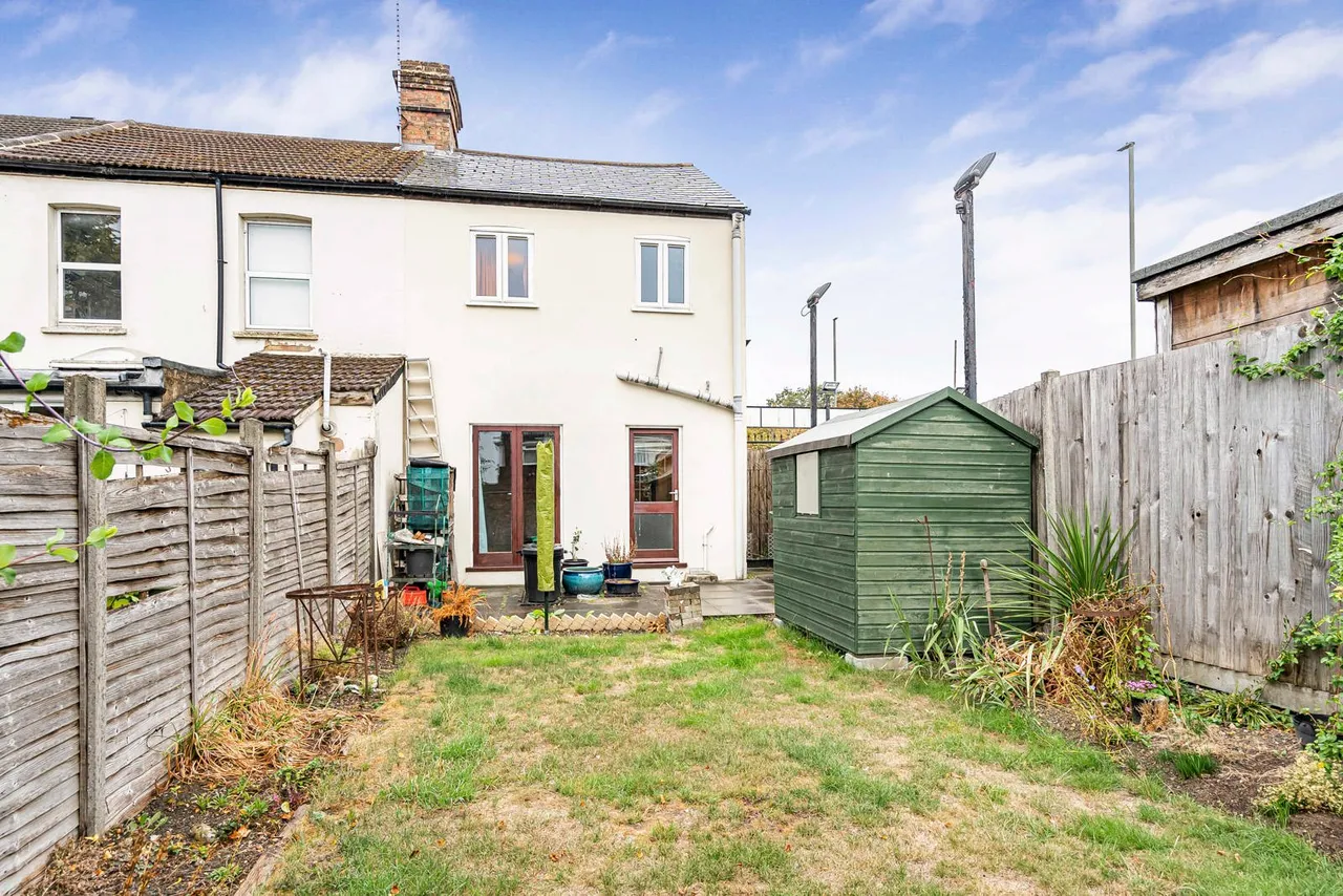 Staines Road West, Sunbury-on-Thames, TW16, photo 9