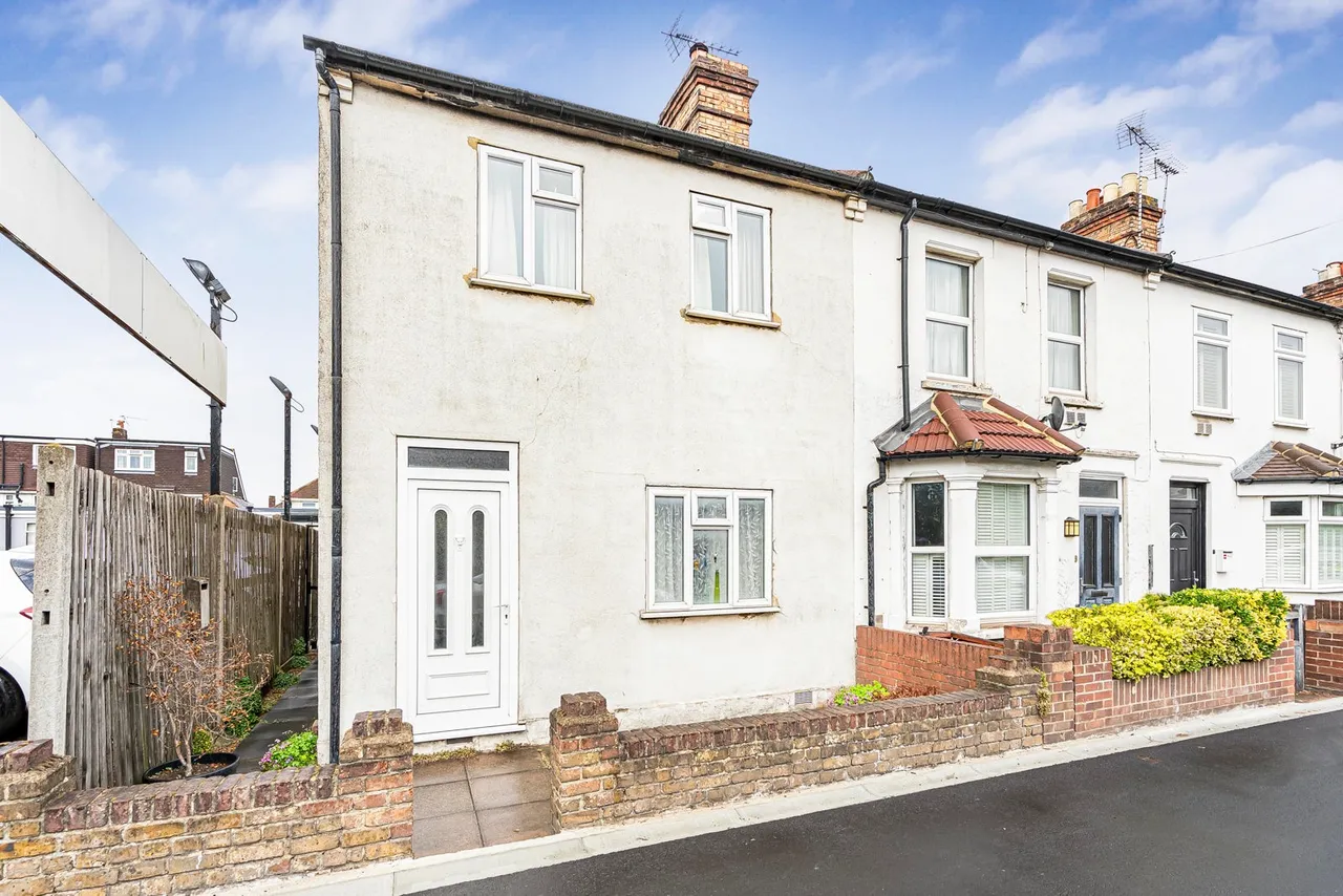 2 bed house for sale, Staines Road West, Sunbury-on-Thames, TW16
