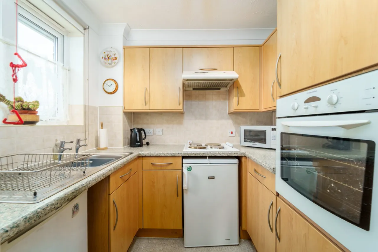 Parkland Grove, Ashford, TW15, photo 4