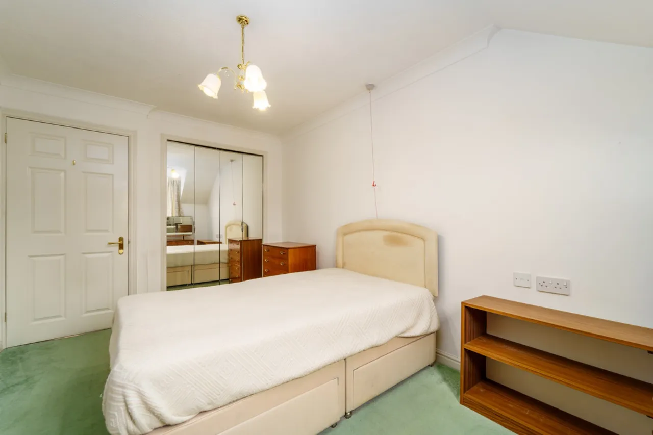 Parkland Grove, Ashford, TW15, photo 7