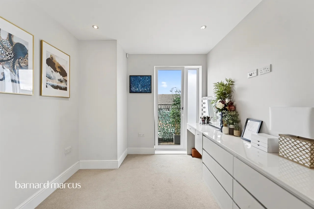 East Street, Epsom, KT17, photo 11