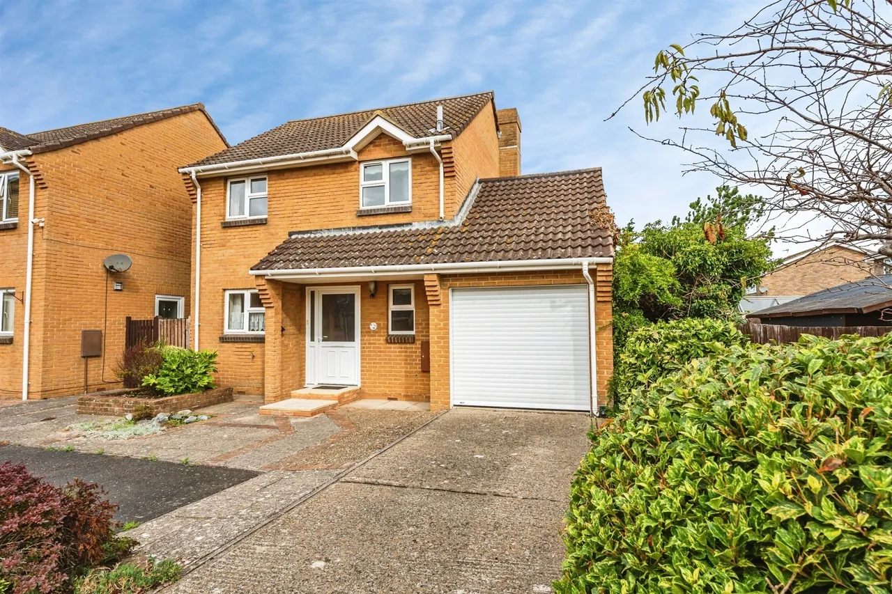 3 bed house for sale — Blakes Way, Eastbourne