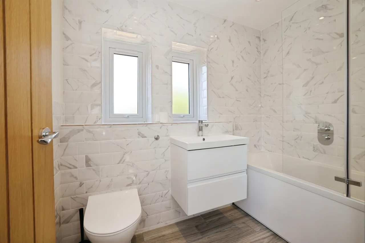 Bishop Road, Calne, SN11, photo 13