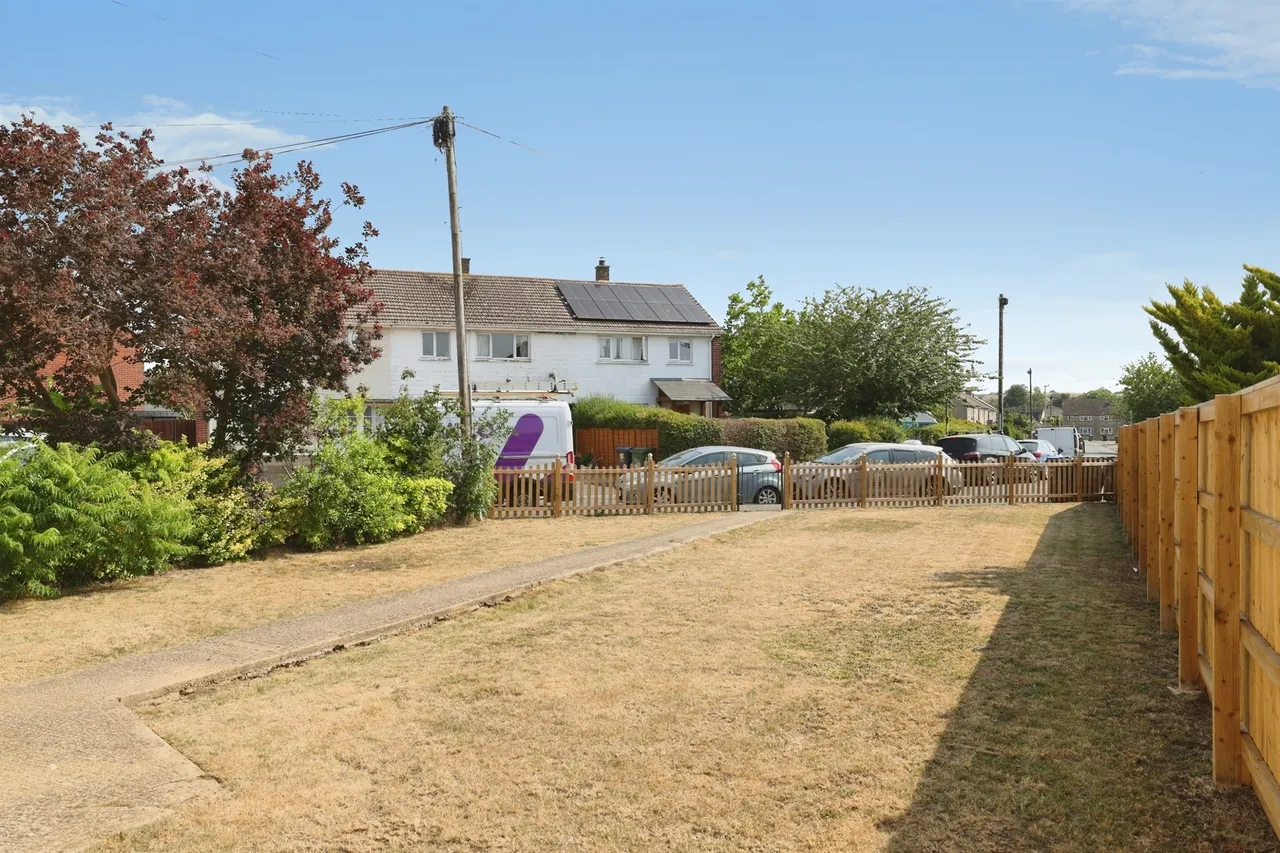 Bishop Road, Calne, SN11, photo 16