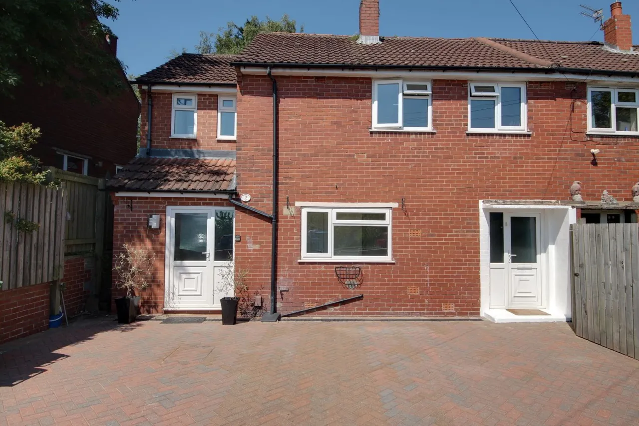 4 bed house for sale, King George Road, Horsforth, LS18