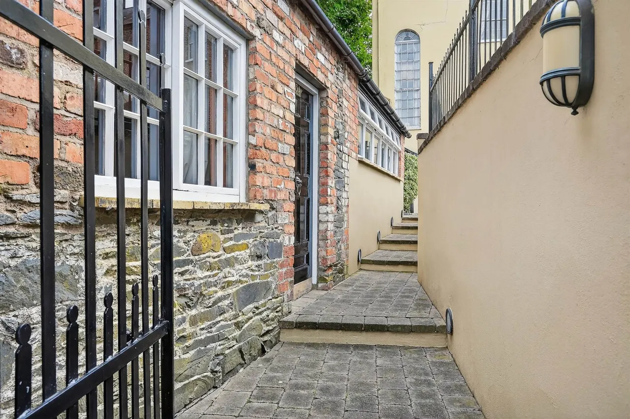 Main Street, Royal Hillsborough, BT26, photo 35