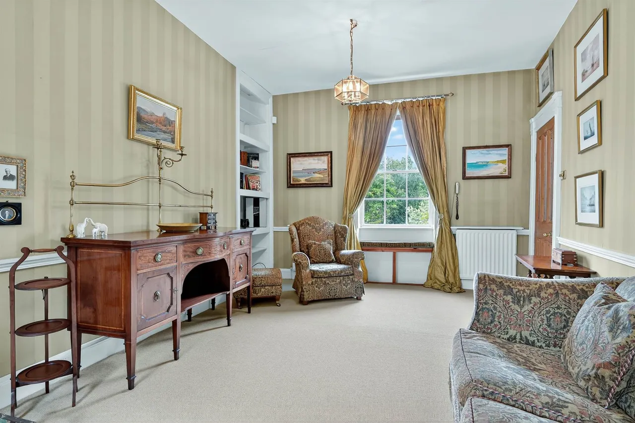 Main Street, Royal Hillsborough, BT26, photo 7