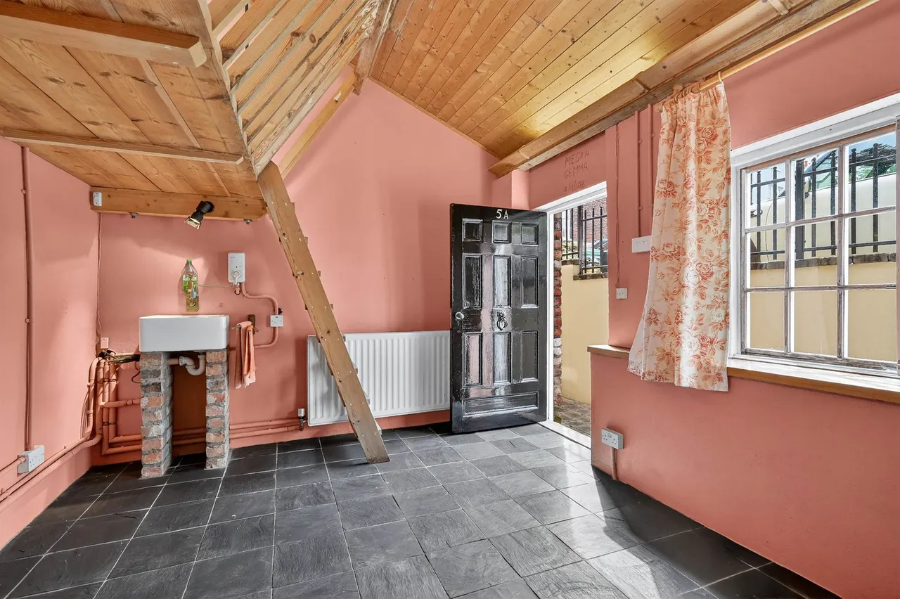Main Street, Royal Hillsborough, BT26, photo 32