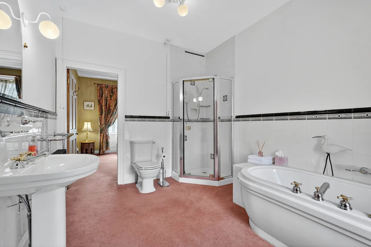 Main Street, Royal Hillsborough, BT26, photo 23