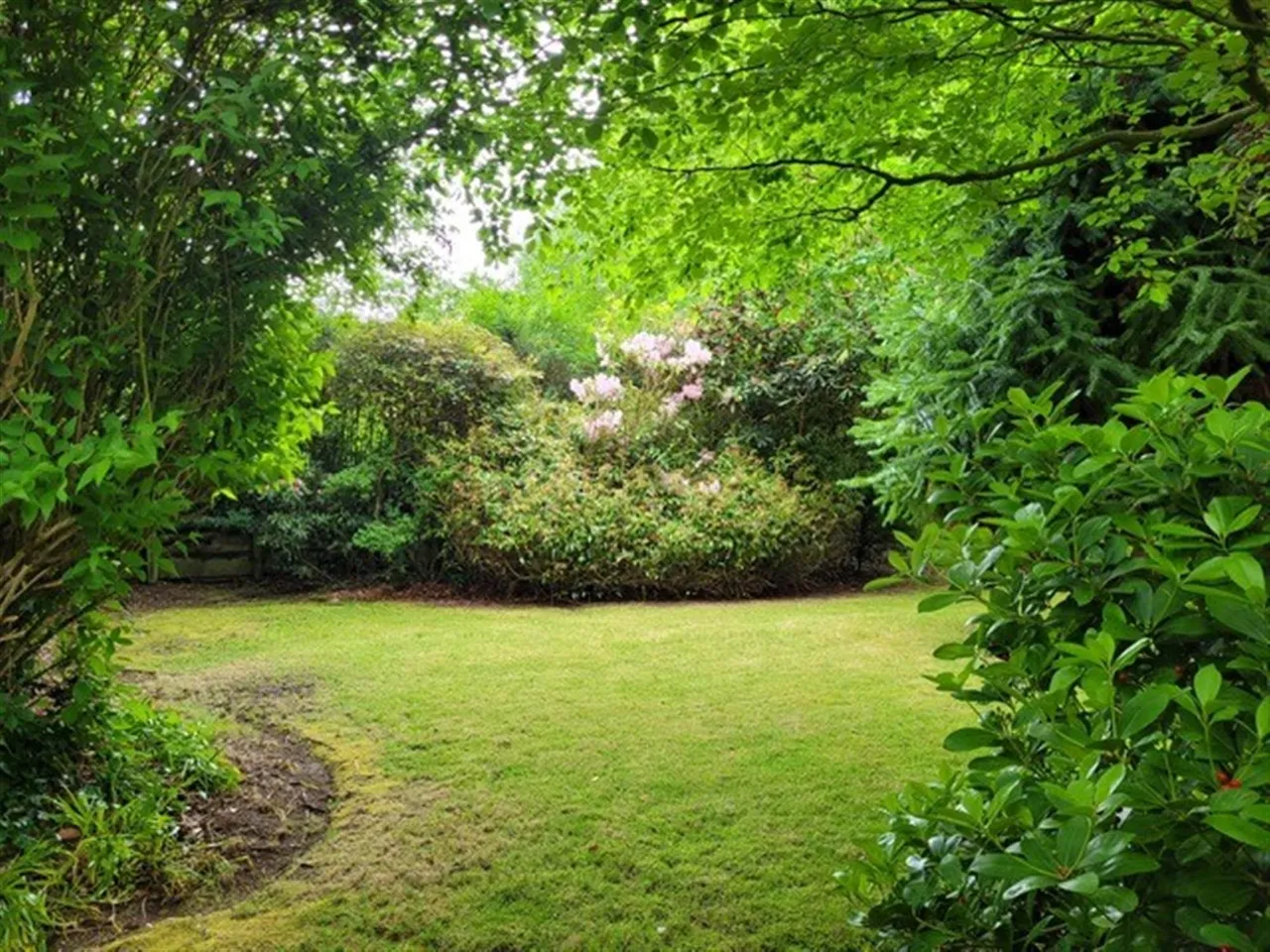 Main Street, Royal Hillsborough, BT26, photo 51