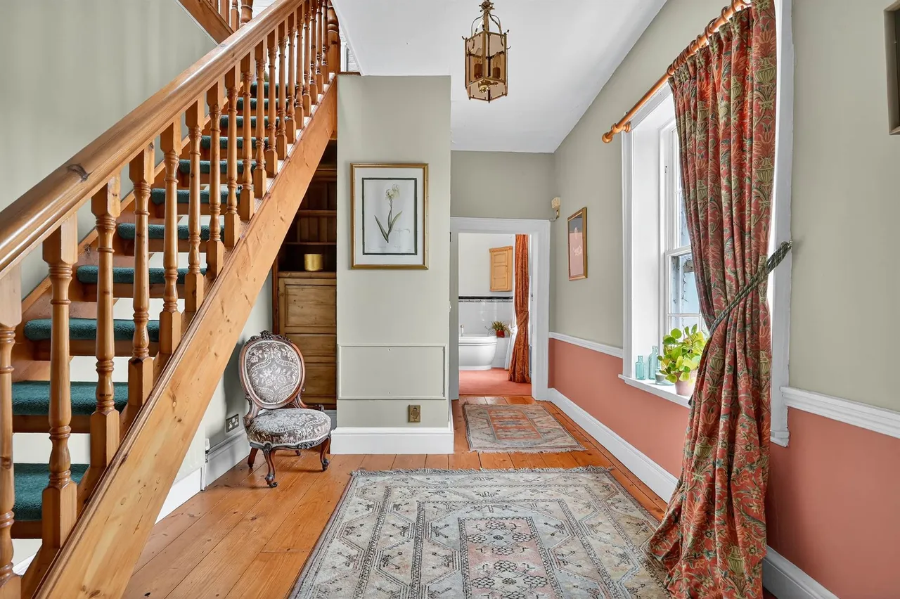 Main Street, Royal Hillsborough, BT26, photo 18
