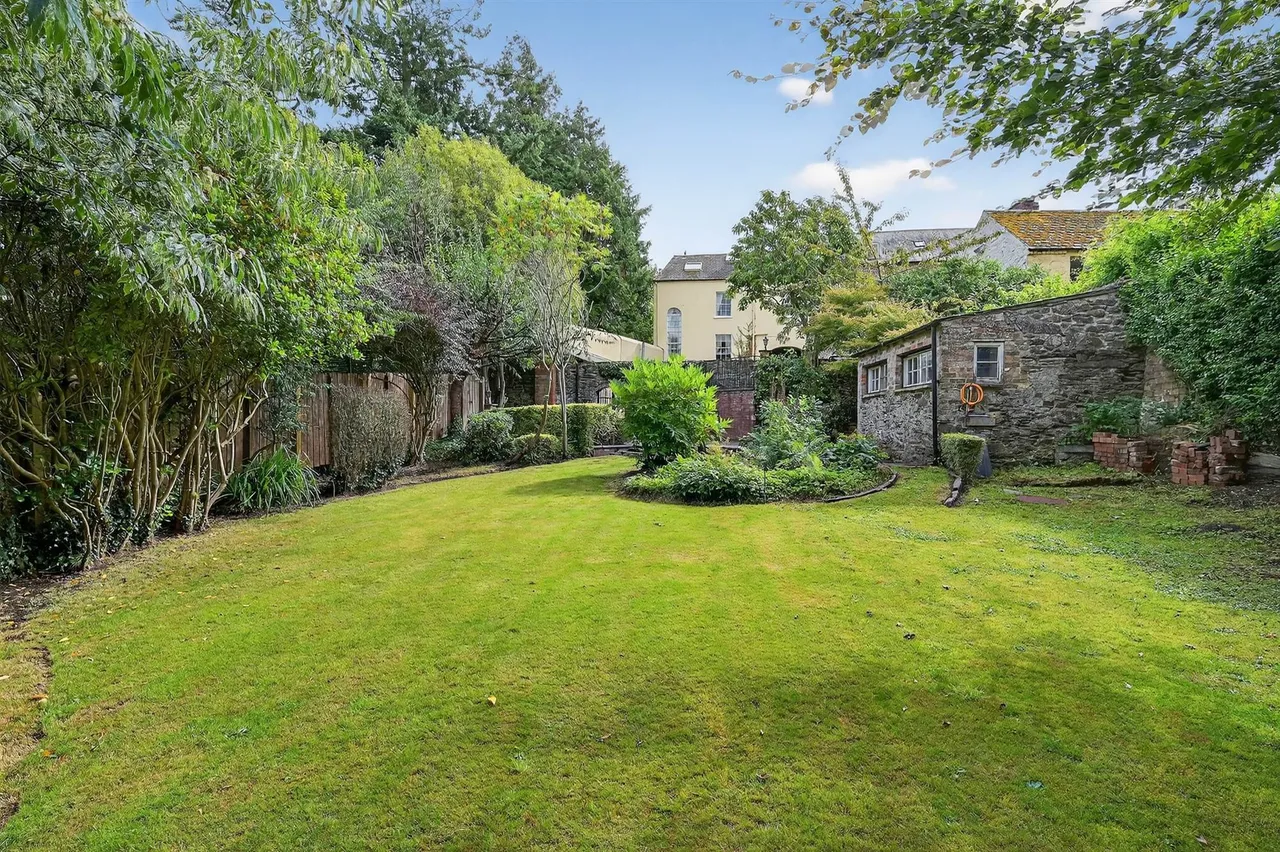 Main Street, Royal Hillsborough, BT26, photo 40
