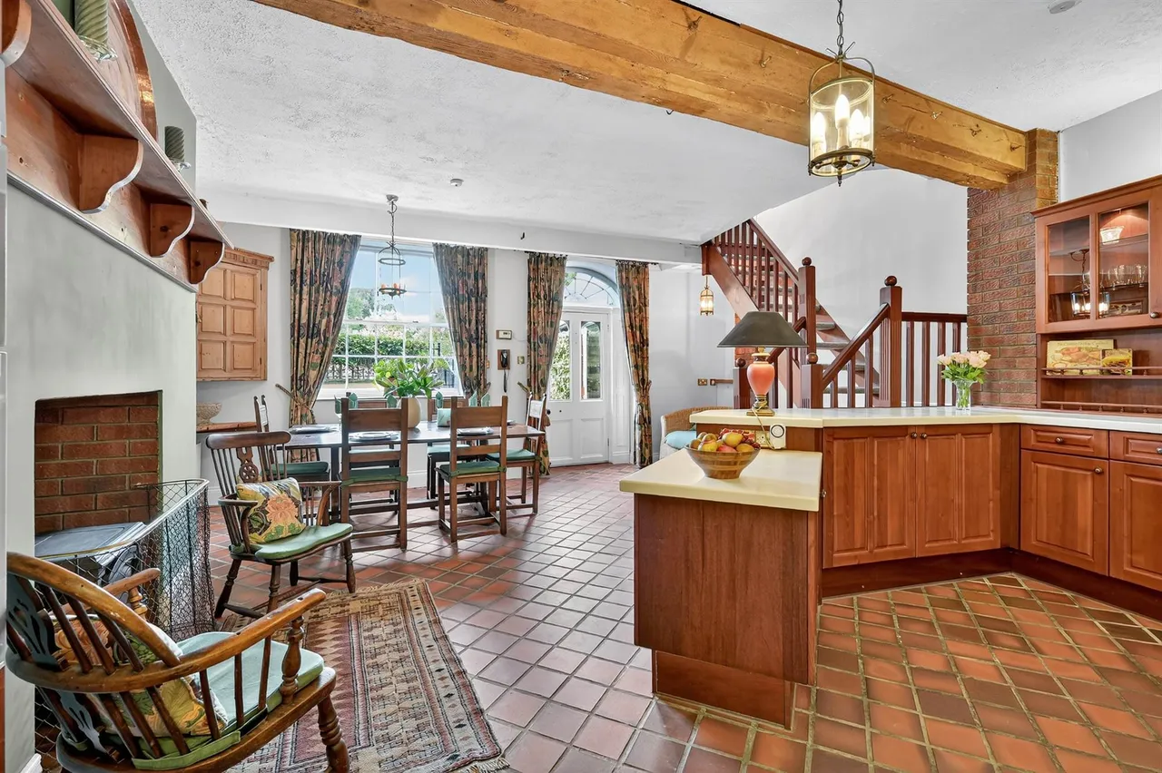 Main Street, Royal Hillsborough, BT26, photo 13