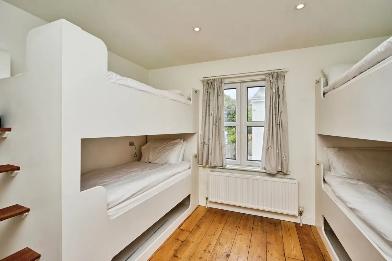 Sun Hill, Cowes, PO31, photo 10