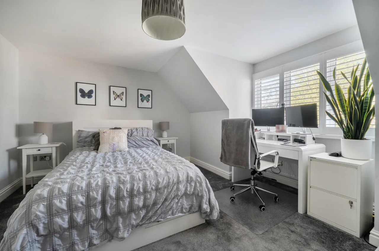 Easthampstead Road, Wokingham, Berkshire, RG40 2EE, photo 17