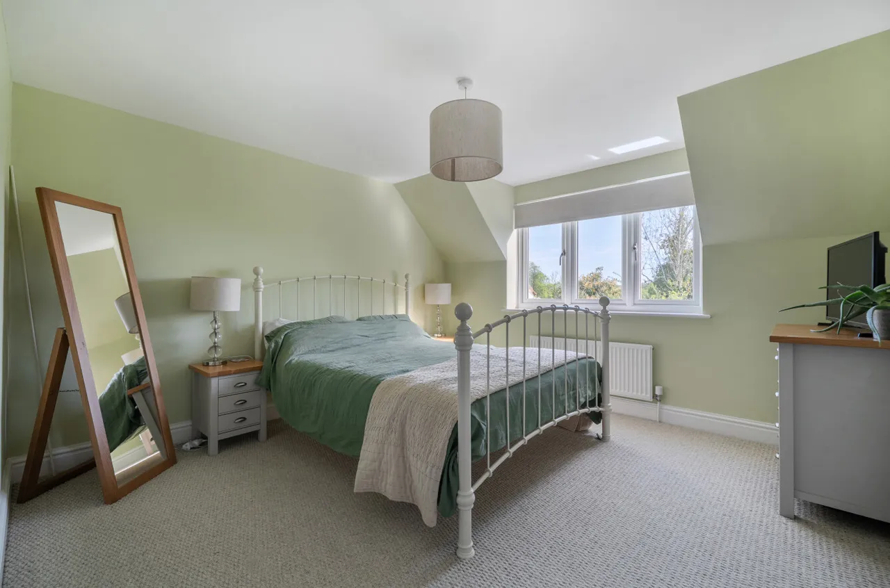 Easthampstead Road, Wokingham, Berkshire, RG40 2EE, photo 16