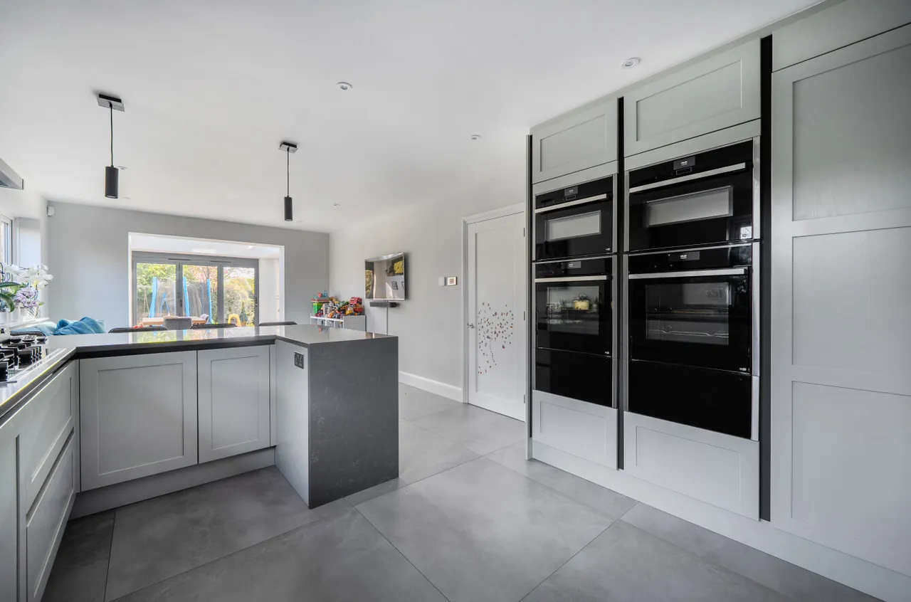 Easthampstead Road, Wokingham, Berkshire, RG40 2EE, photo 5