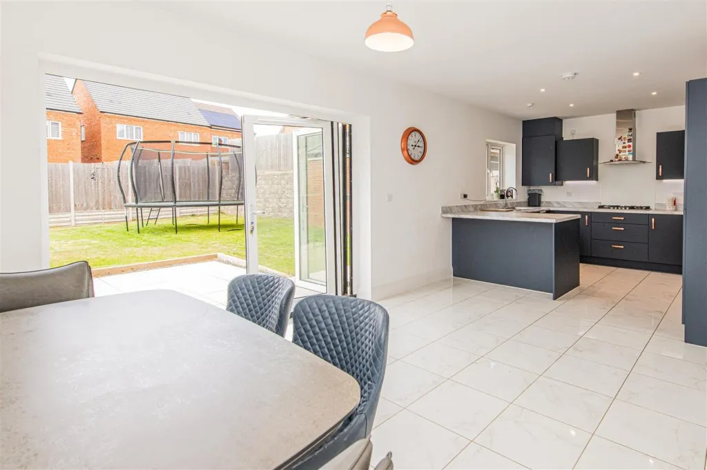Prunus Drive, Wellingborough, photo 8