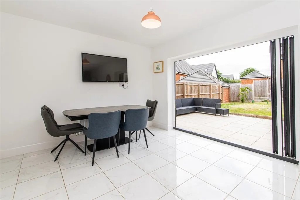 Prunus Drive, Wellingborough, photo 4