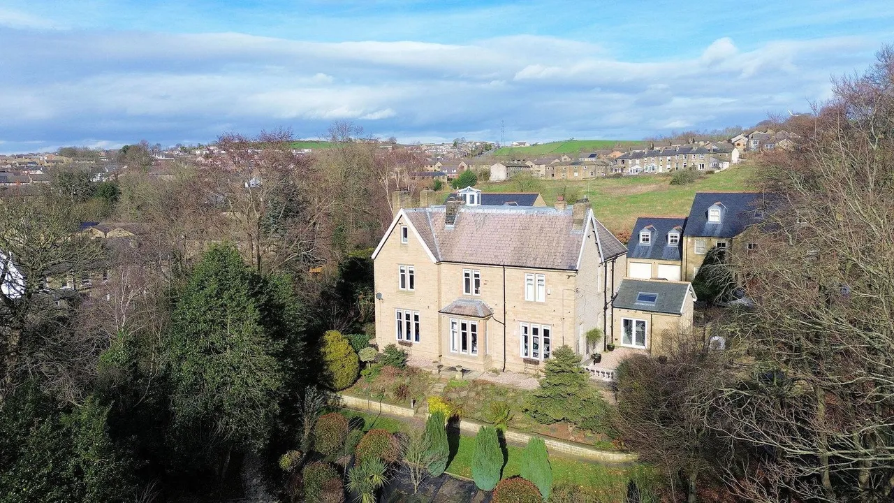 Knowle Road, Kirkheaton, HD5, photo 31
