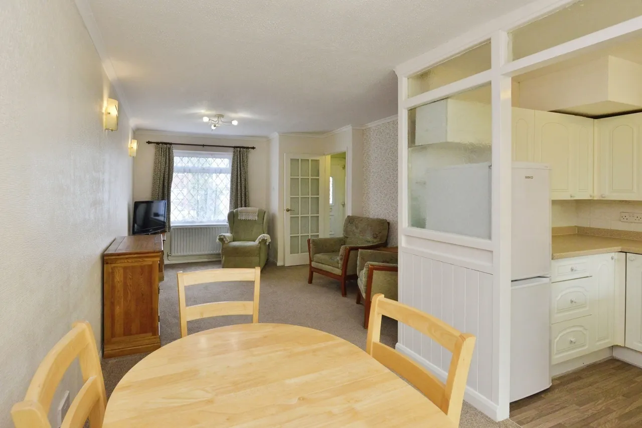 Hale Avenue, Stony Stratford, Milton Keynes, Buckinghamshire, MK11, photo 2