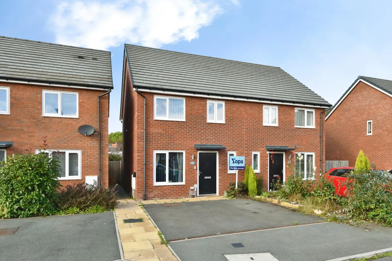 3 bed house for sale, William Ellis Grove, Burslem, ST6