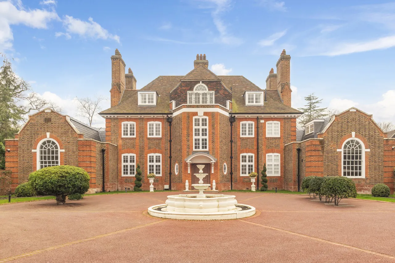 The Bishops Avenue, London, N2, photo 6