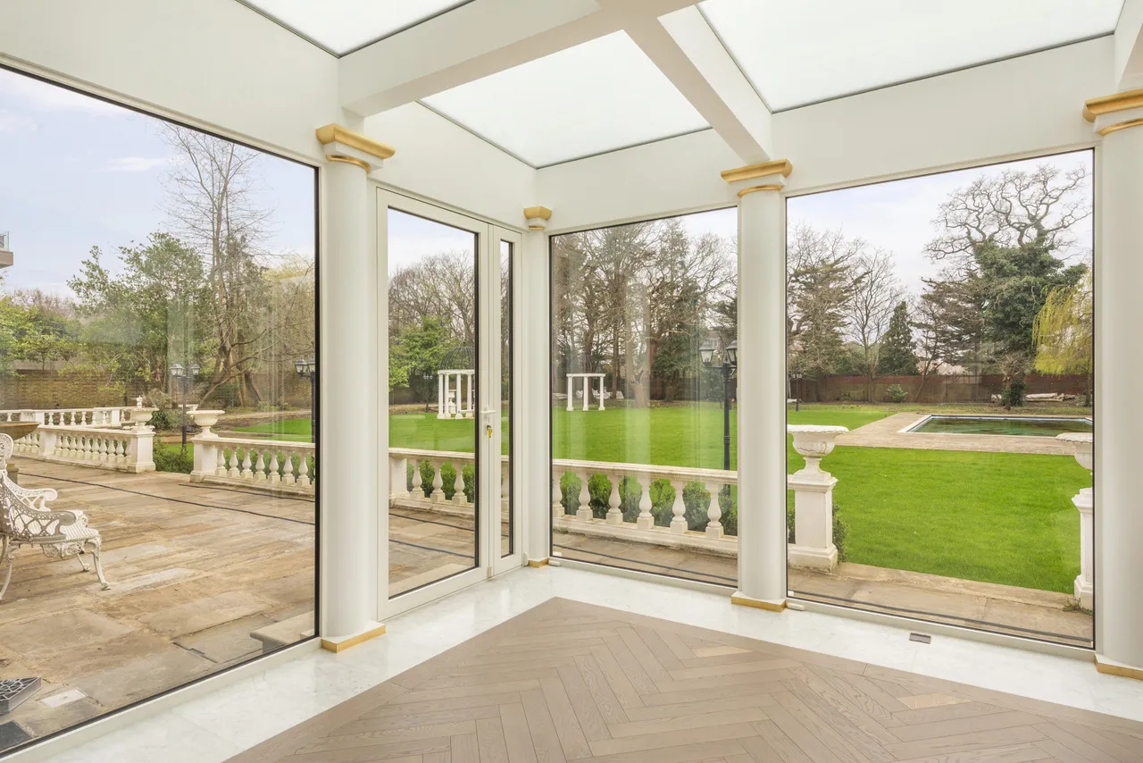 The Bishops Avenue, London, N2, photo 18
