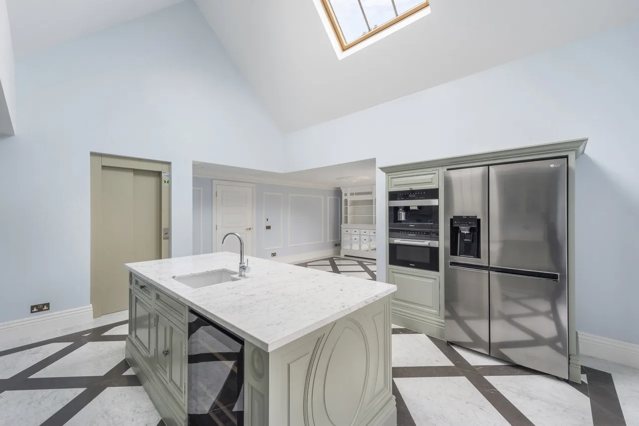 The Bishops Avenue, London, N2, photo 25