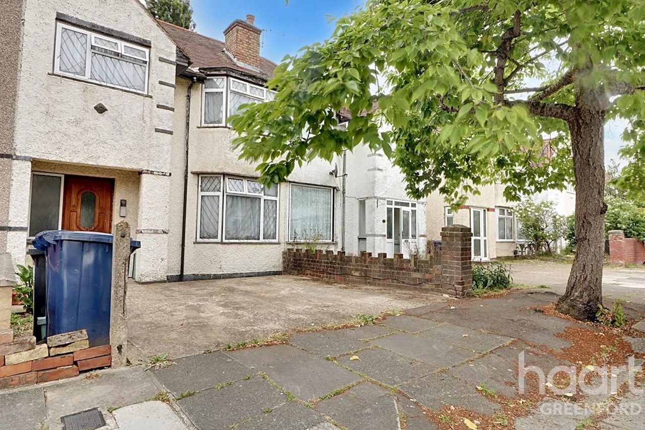 3 bed house for sale, Lyndhurst Road, Greenford, UB6