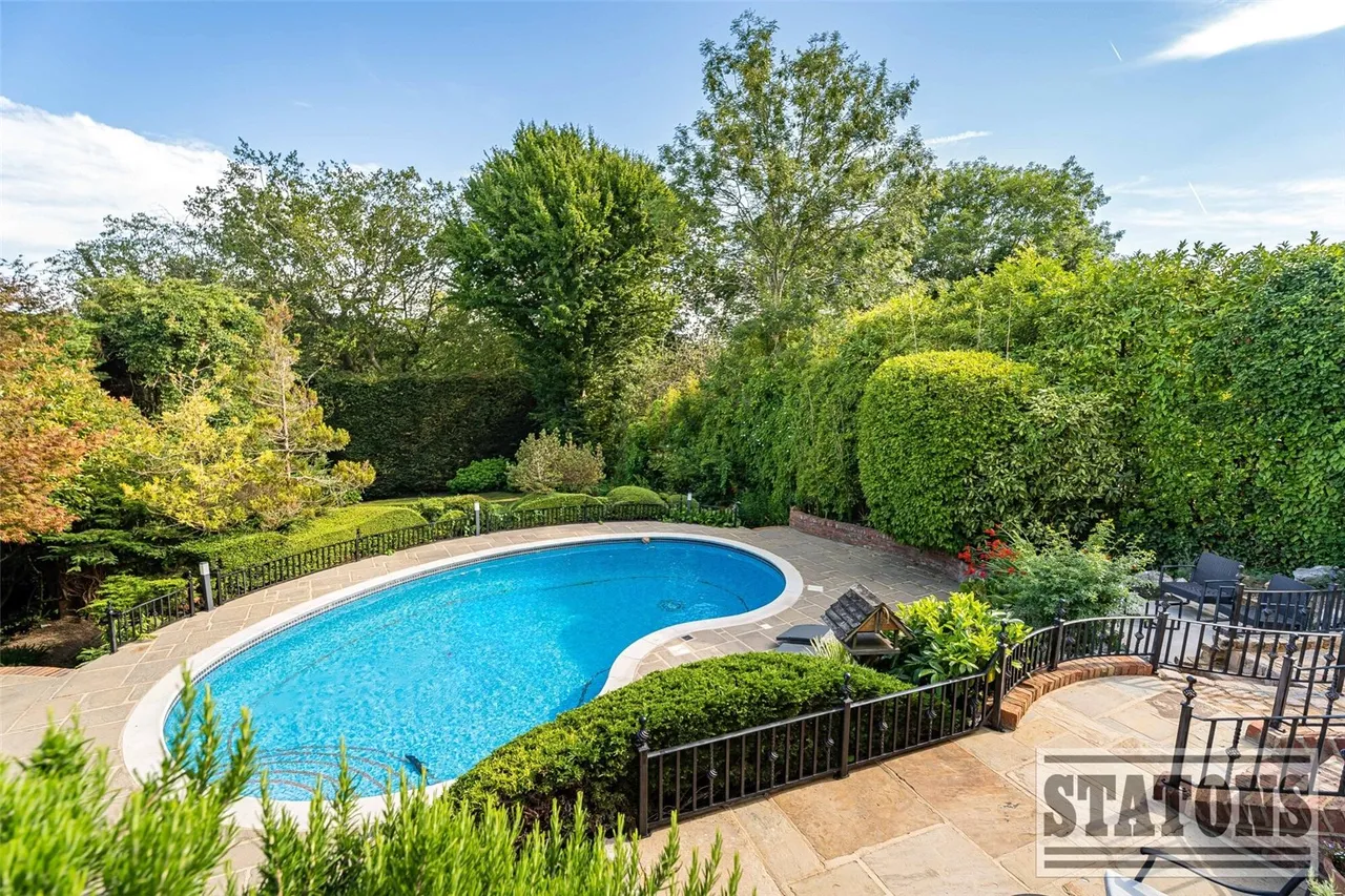 Camlet Way, Hadley Wood, Hertfordshire, EN4 0NS, photo 2