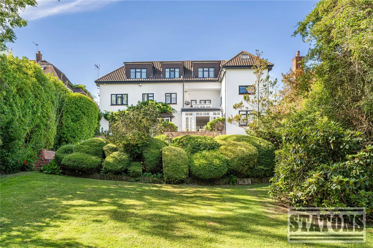 Camlet Way, Hadley Wood, Hertfordshire, EN4 0NS, photo 23