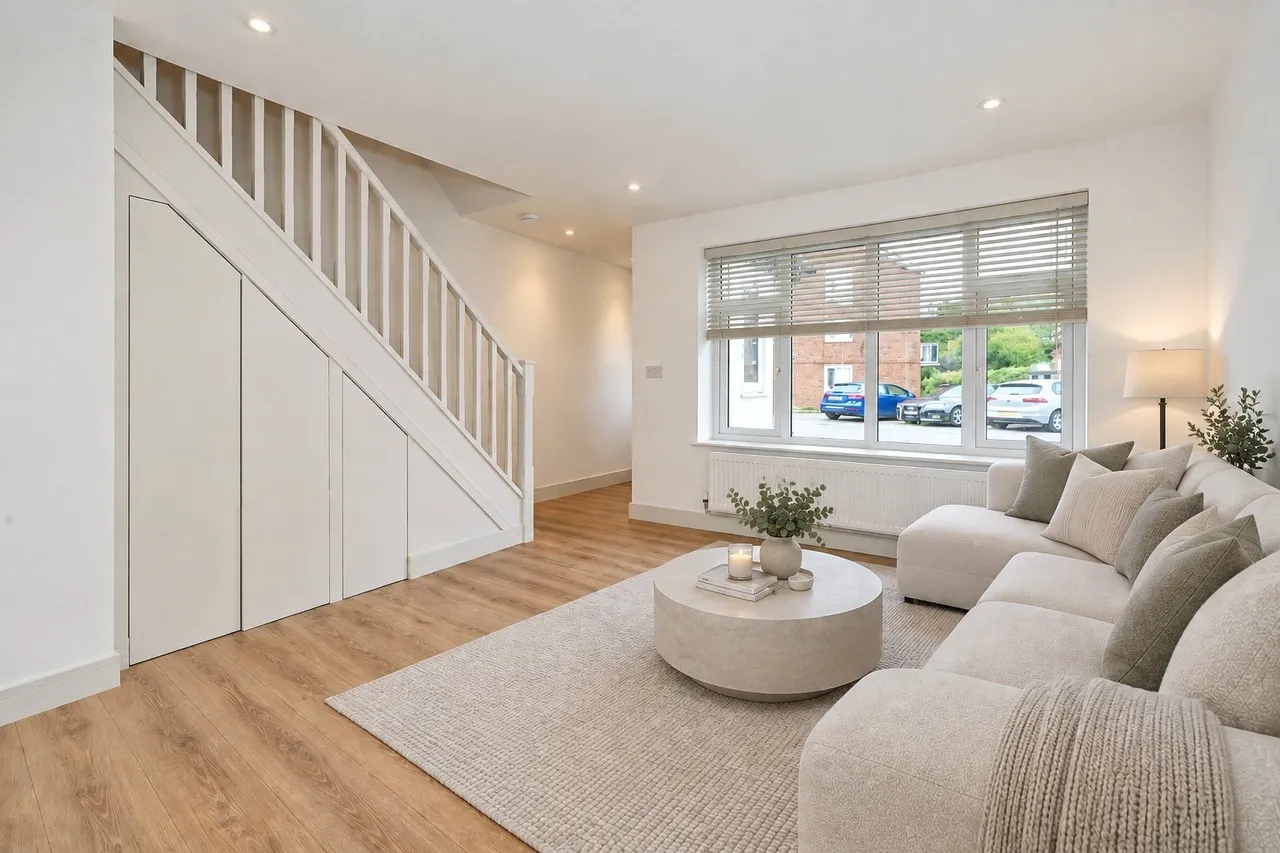 Farm Road, Esher, KT10, photo 5