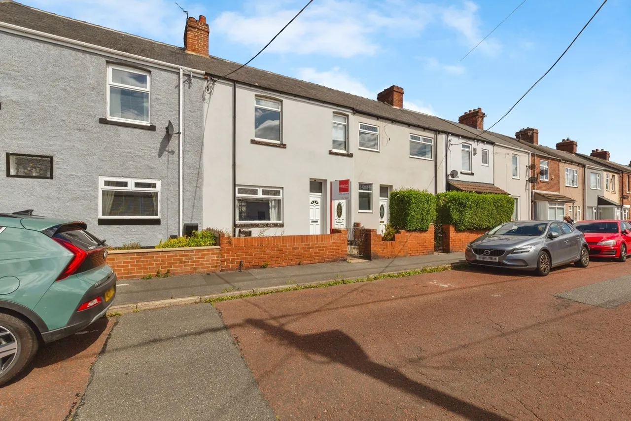 2 bed flat for sale — Rose Street East, Penshaw, Houghton Le Spring, Tyne and Wear, DH4
