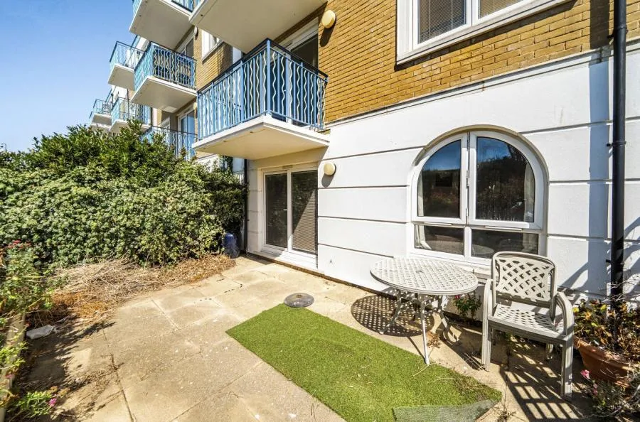 Collingwood Court, The Strand, BN2, photo 2