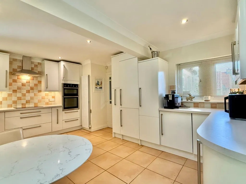Collingham ~ Hastings Way, LS22, photo 4