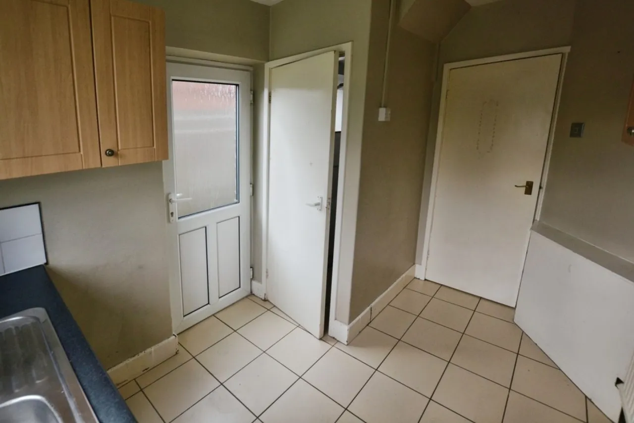 Edward Avenue, Braunstone Town, Leicester, photo 6
