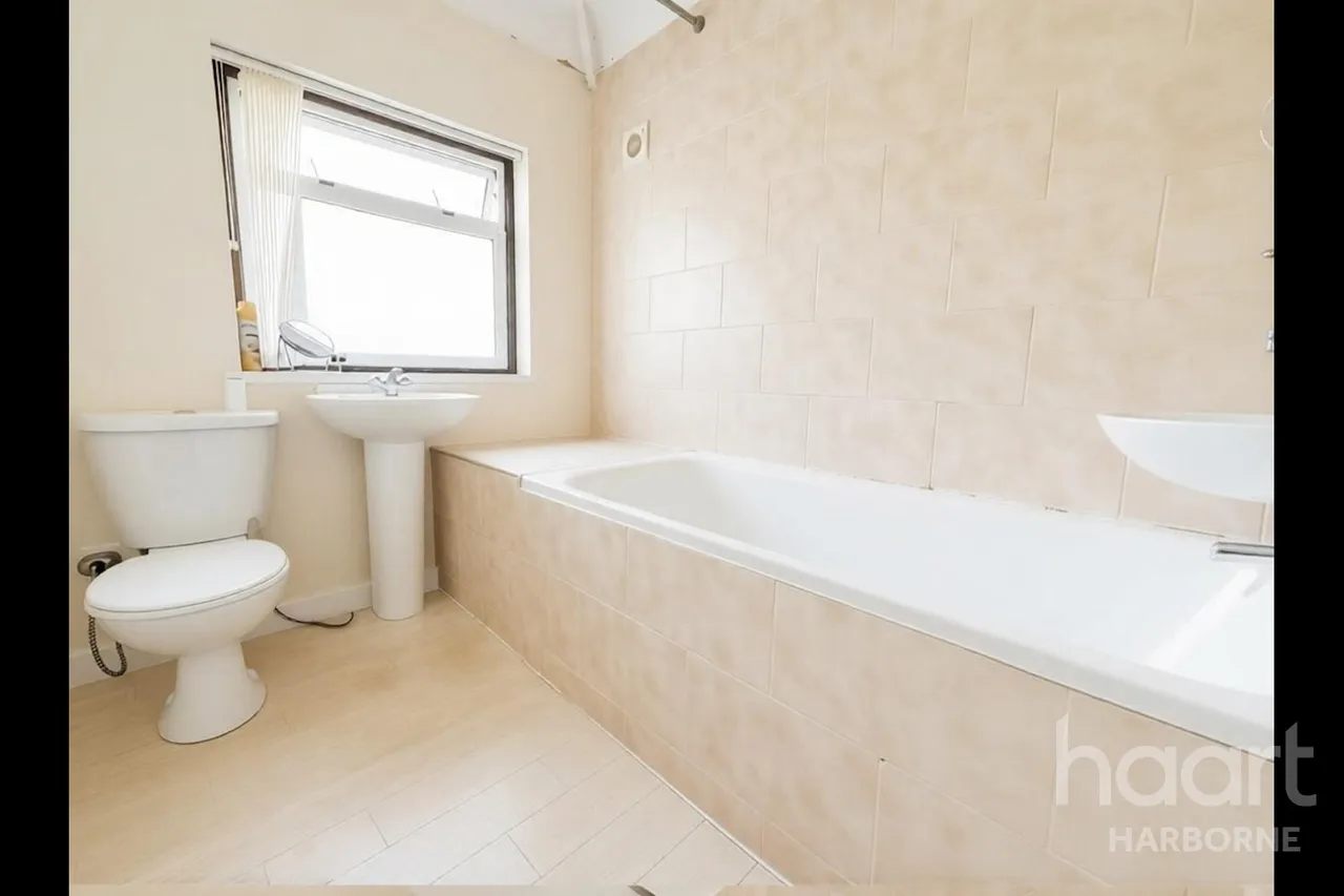 Woodleigh Avenue, B17, photo 5