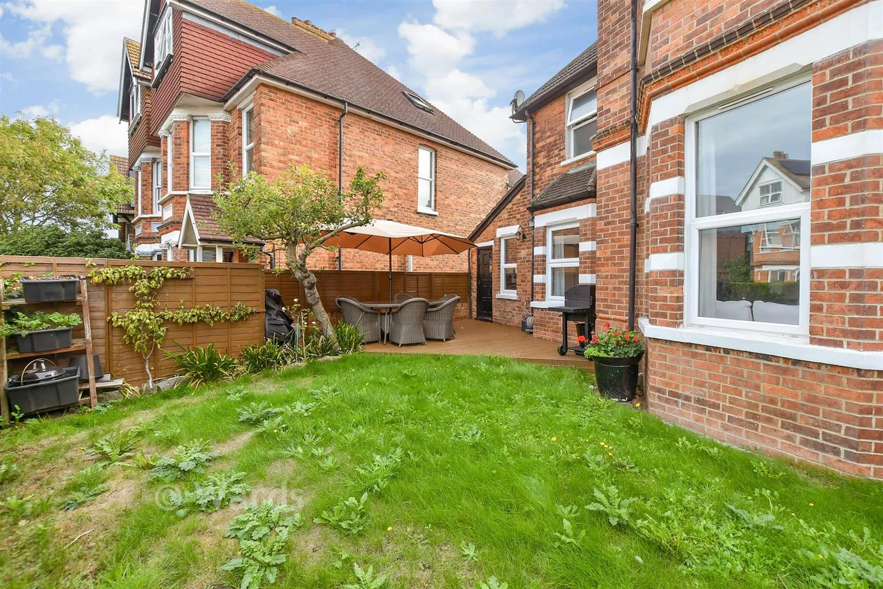 Radnor Park Road, Folkestone, CT19, photo 19