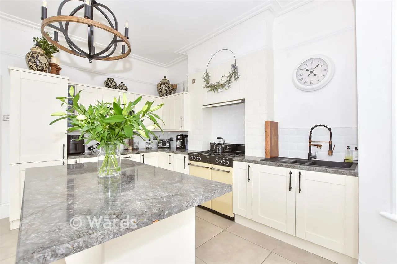 Radnor Park Road, Folkestone, CT19, photo 3