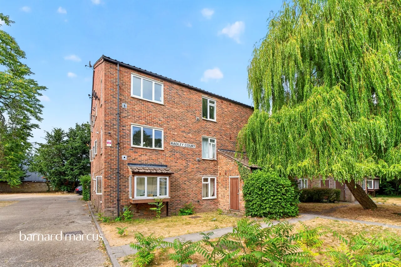 2 bed flat for sale, Beachborough Road, Bromley, BR1
