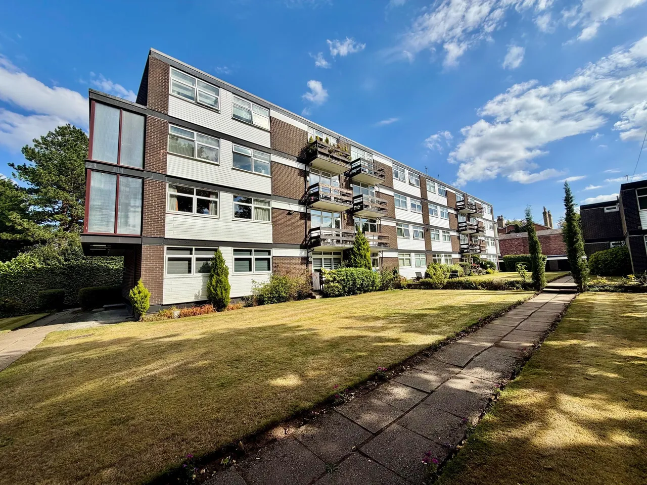 3 bed flat for sale, West Road, Bowdon, WA14