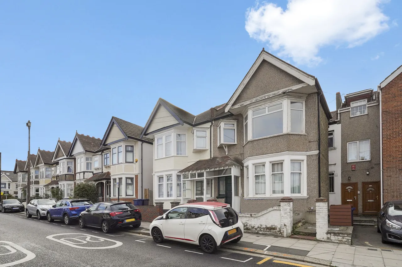 3 bed flat for sale, Drayton Bridge Road, Hanwell, W7