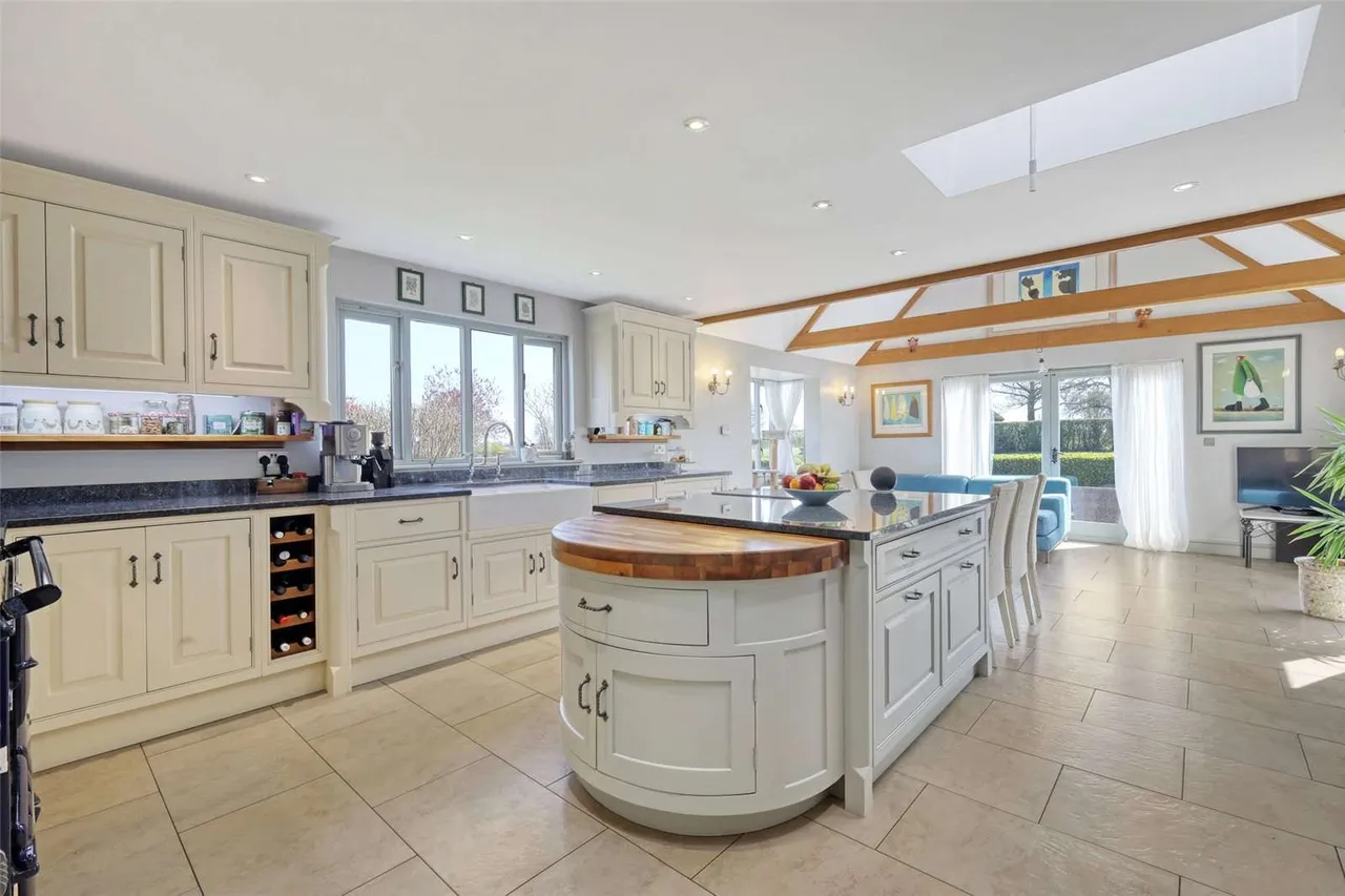 High Easter Road, Barnston, Dunmow, Essex, CM6 1ND, photo 5